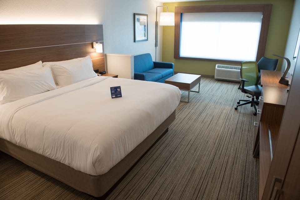 In-room safe, desk, laptop workspace, blackout drapes