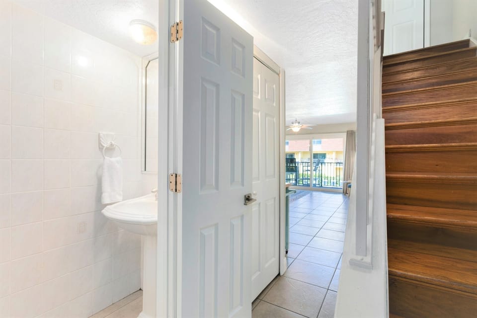 Updraded Split-Level Condo with Pool &amp; Ocean Views, Unit #206 | Living area | Flat-screen TV, DVD player
