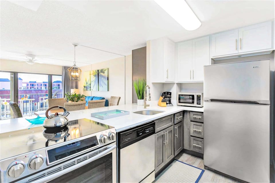 Two-Bedroom Apartment - Partial Ocean View - Unit #403 | Private kitchen | Fridge, microwave, oven, stovetop
