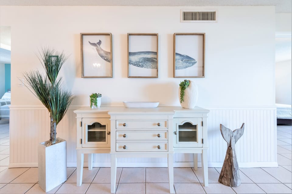 Condo, 2 Bedrooms, Oceanfront | Living area | Flat-screen TV