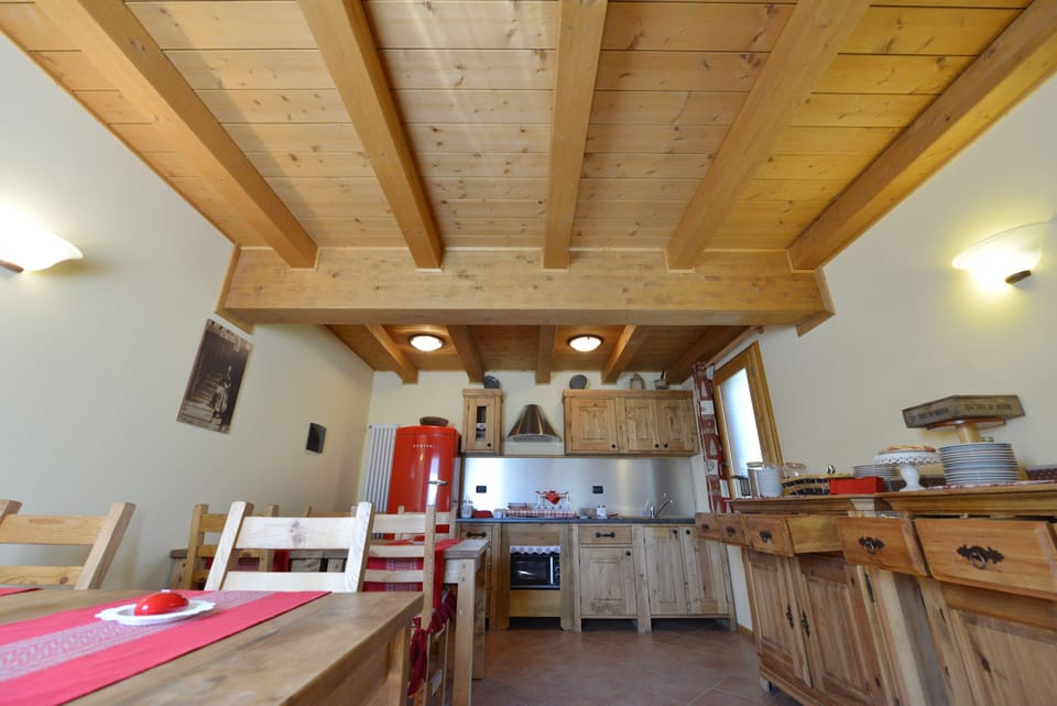 Free buffet breakfast