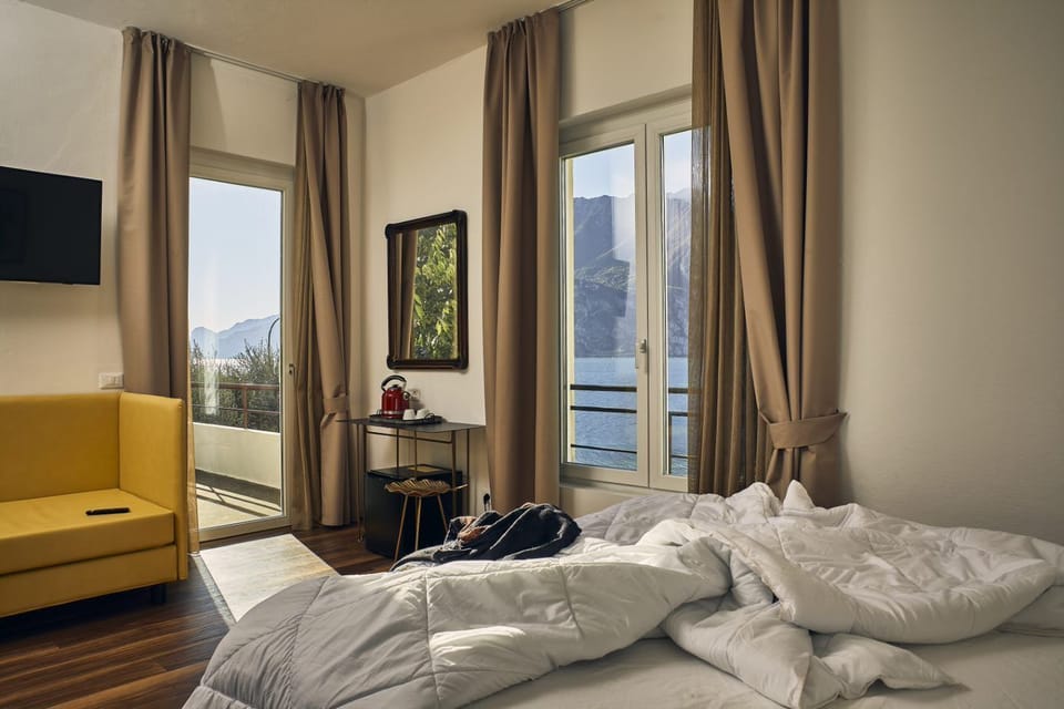 Deluxe Double or Twin Room | Memory foam beds, minibar, in-room safe, soundproofing