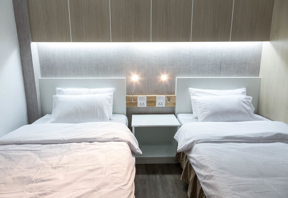 Twin Room | Free WiFi, bed sheets