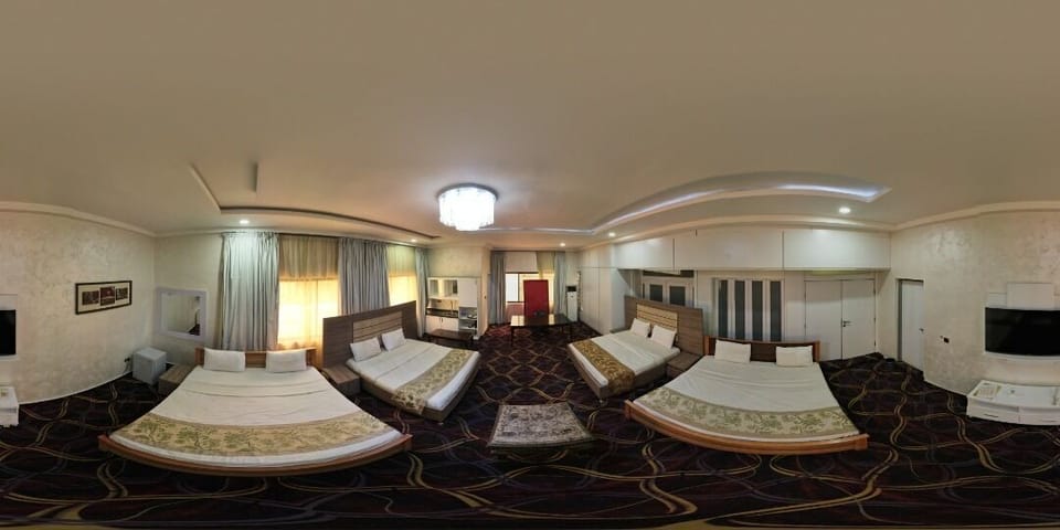 Executive Twin Room | Premium bedding, in-room safe, desk, blackout drapes