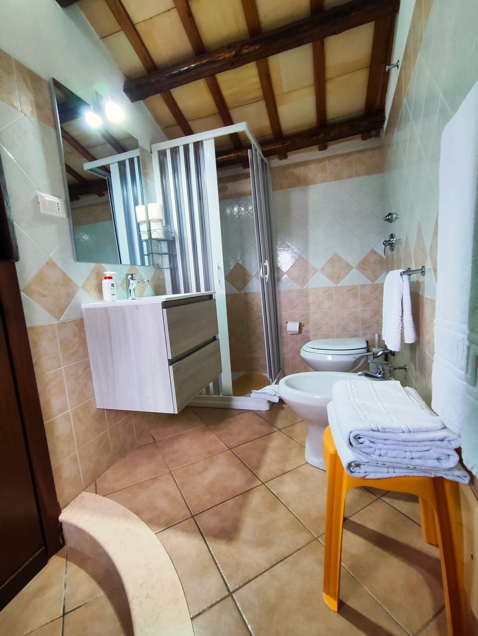 Superior Room, Lagoon View | Bathroom | Shower, free toiletries, hair dryer, bathrobes