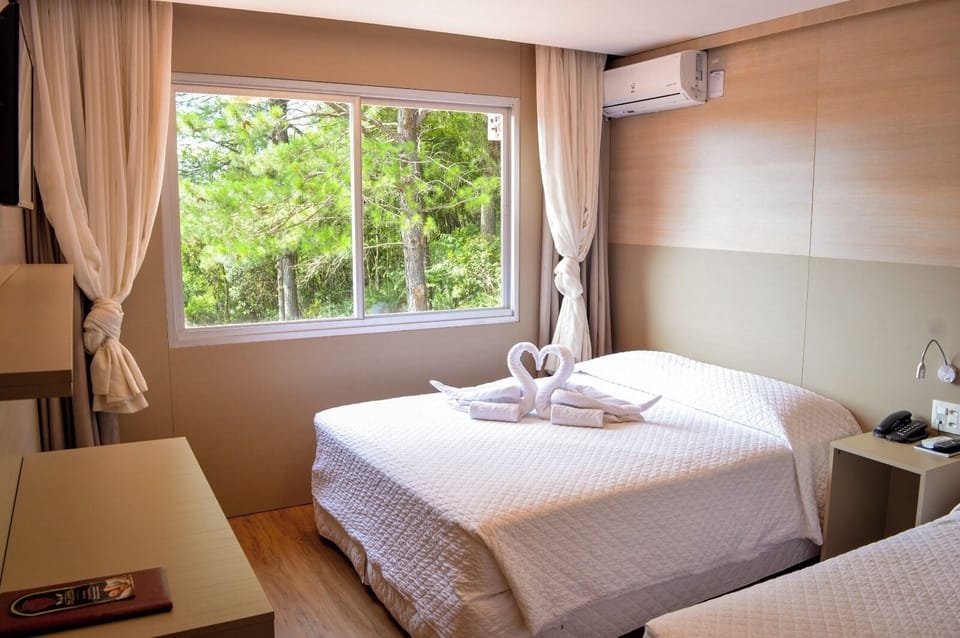 Luxury Room | Blackout drapes, soundproofing, free WiFi, bed sheets
