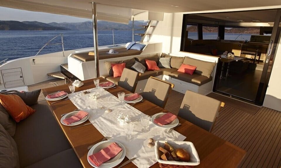 Ipanema 58 Private Yacht | Terrace/patio