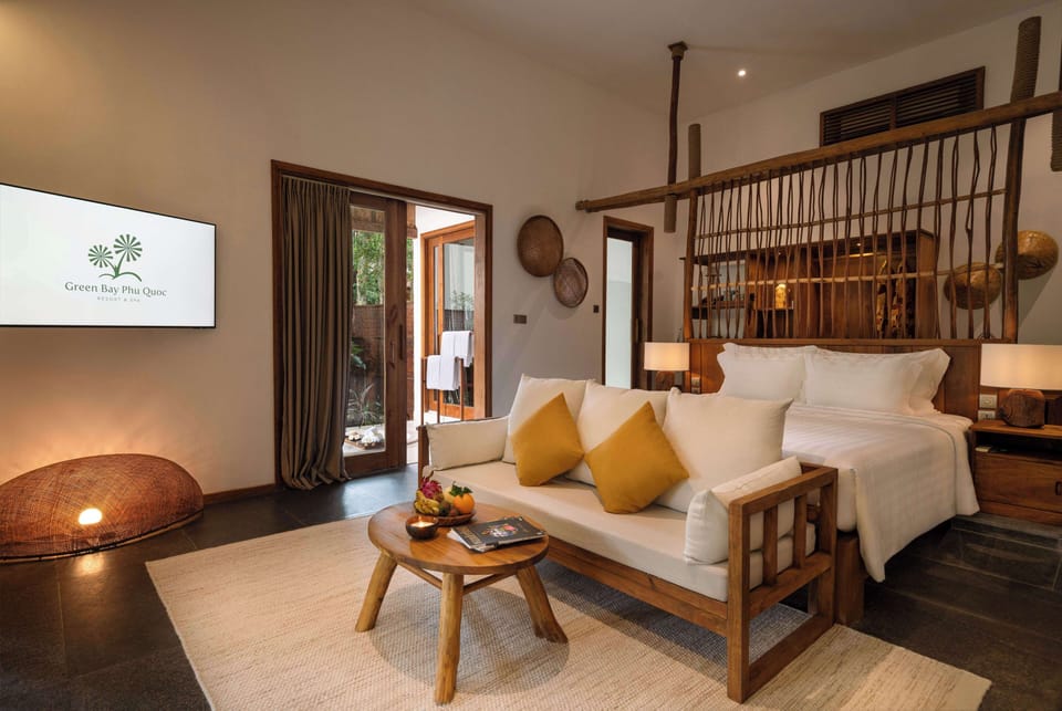 Green Villa - Afternoon Tea & Airport transfer | Egyptian cotton sheets, premium bedding, pillowtop beds, minibar