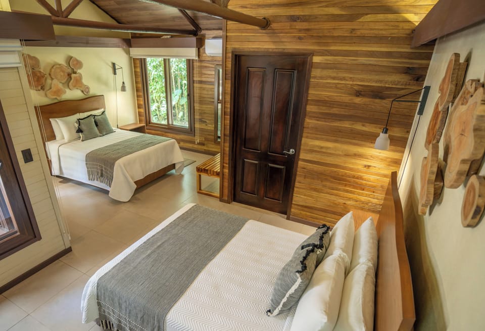 Mountain Room | In-room safe, desk, free WiFi, bed sheets