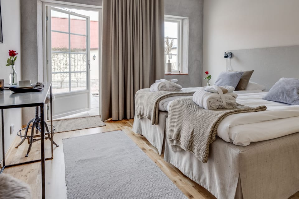 Comfort Double Room | Individually decorated, individually furnished, soundproofing