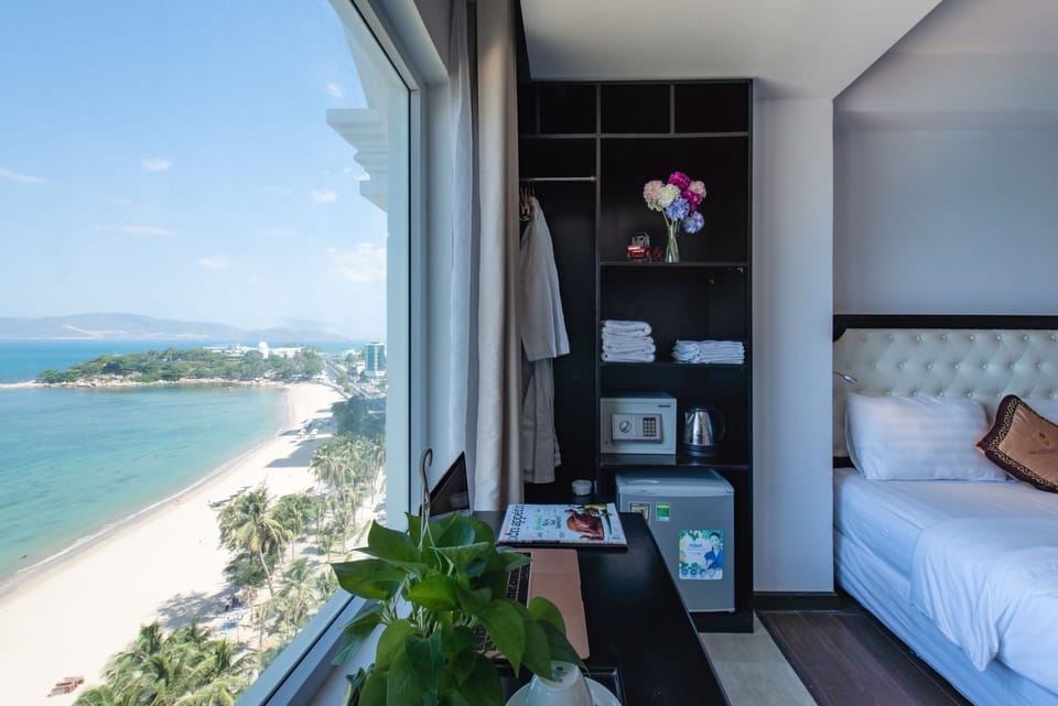 Minibar, in-room safe, desk, free WiFi