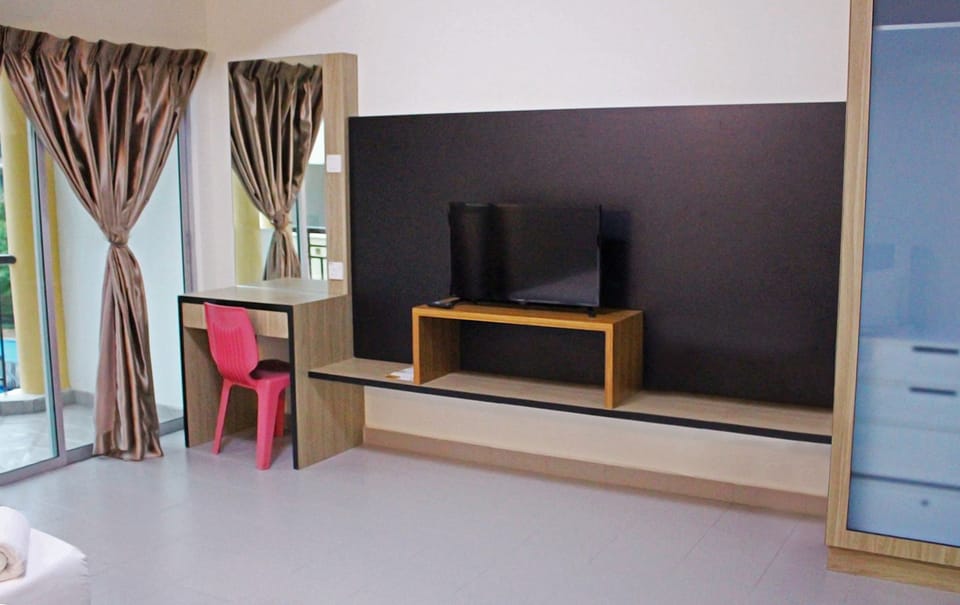 Studio | In-room dining