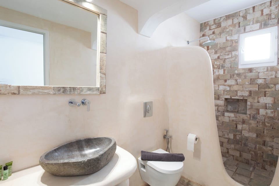 Deluxe Triple Room, Terrace, Sea View | Bathroom | Free toiletries, hair dryer, towels