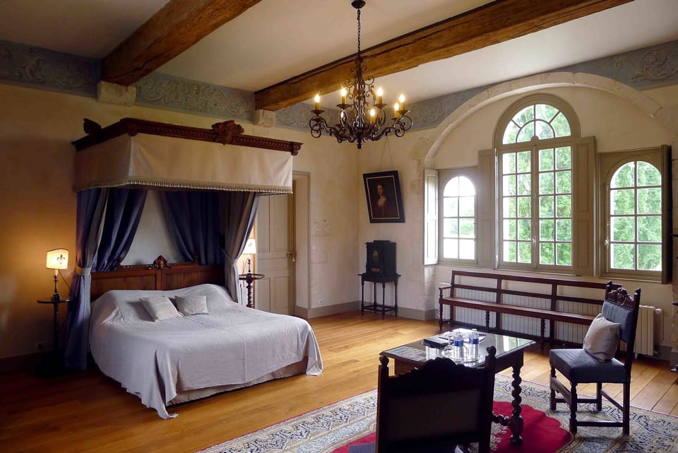 King's Room (Superior) | Premium bedding, desk, free WiFi