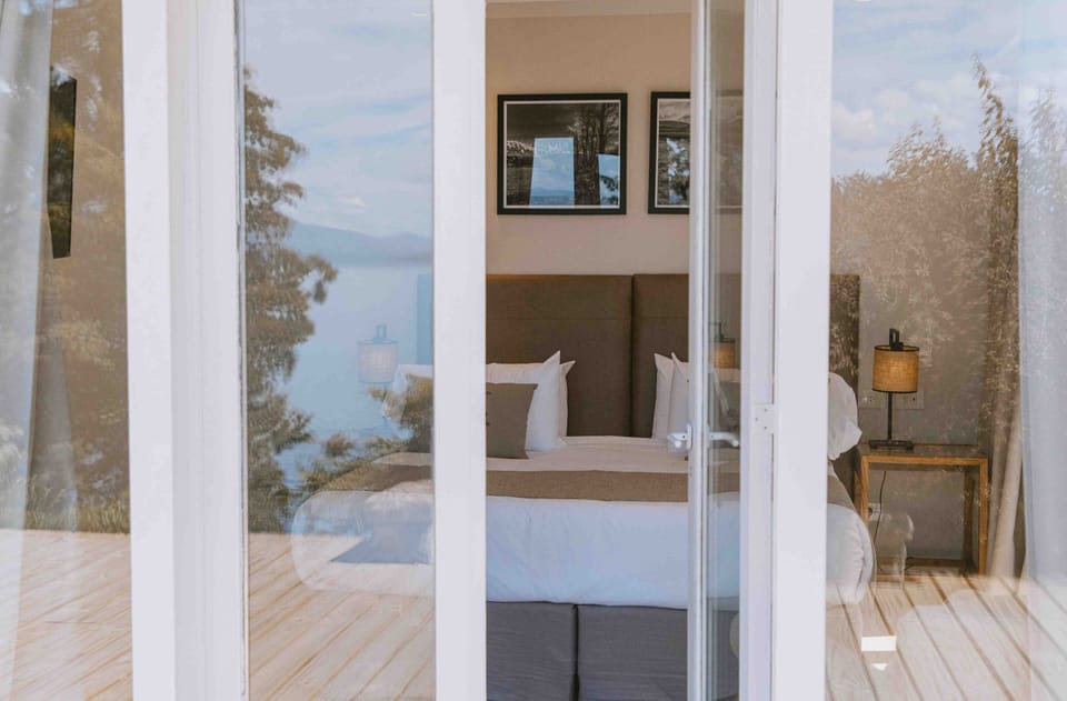 Superior Studio Suite, Balcony, Lake View | Premium bedding, down comforters, pillowtop beds, minibar