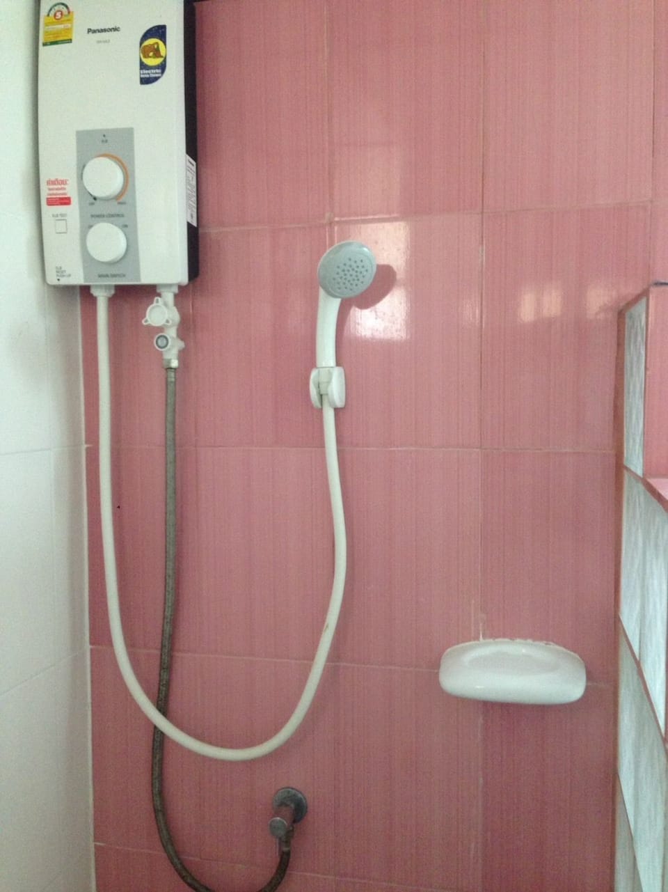 Standard Double Room | Bathroom shower