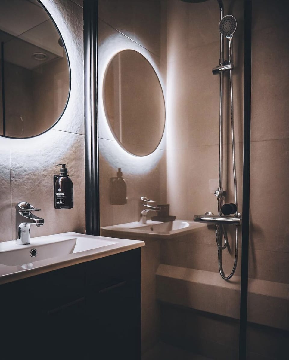 Superior Double Room, Balcony | Bathroom | Shower, eco-friendly toiletries, hair dryer, towels