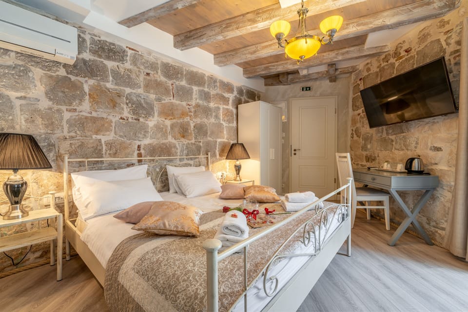 Superior Room - Private Wing | Premium bedding, minibar, in-room safe, individually decorated