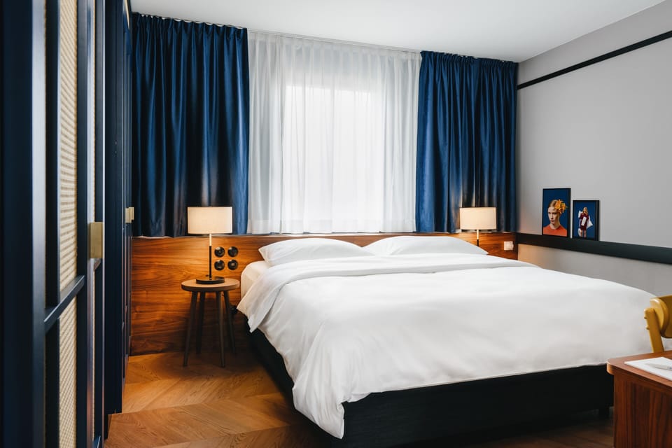 Junior Suite | Hypo-allergenic bedding, in-room safe, desk, soundproofing