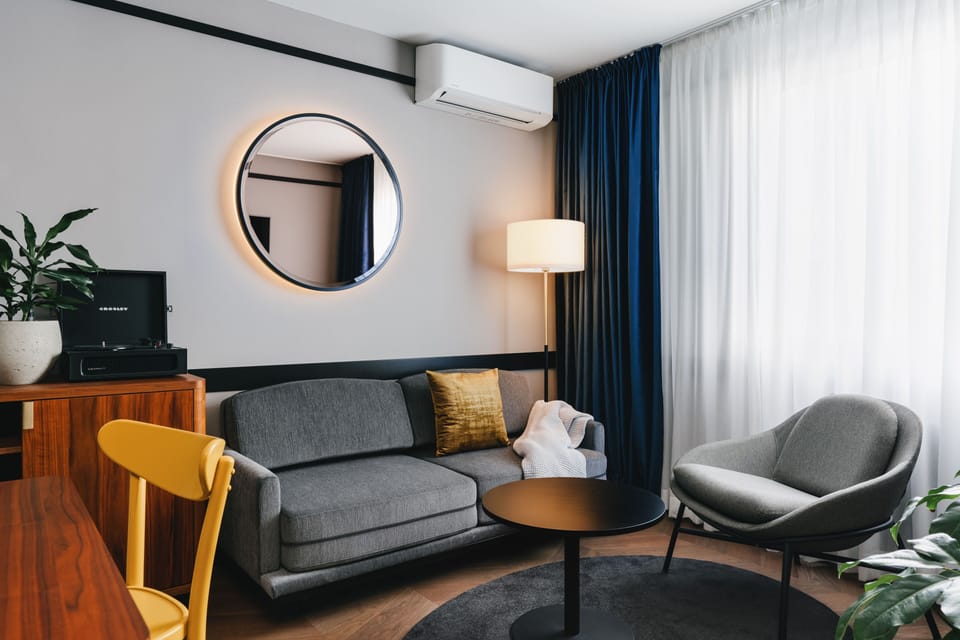 Double Room (Large) | Living area | 43-inch flat-screen TV with satellite channels, TV