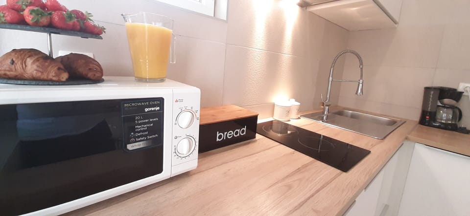 Apartment, 2 Bedrooms, Terrace | Private kitchen | Fridge, electric kettle