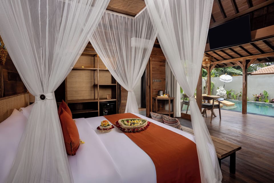 One Bedroom Pool Villa | In-room safe, free WiFi, bed sheets