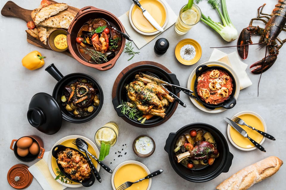 3 restaurants; breakfast, lunch, and dinner served