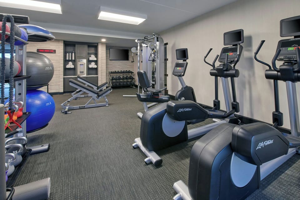 Courtyard by Marriott Indianapolis Castleton Hotel in Castleton