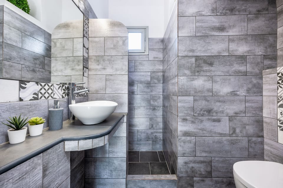Superior Room | Bathroom | Free toiletries, hair dryer, bathrobes, slippers