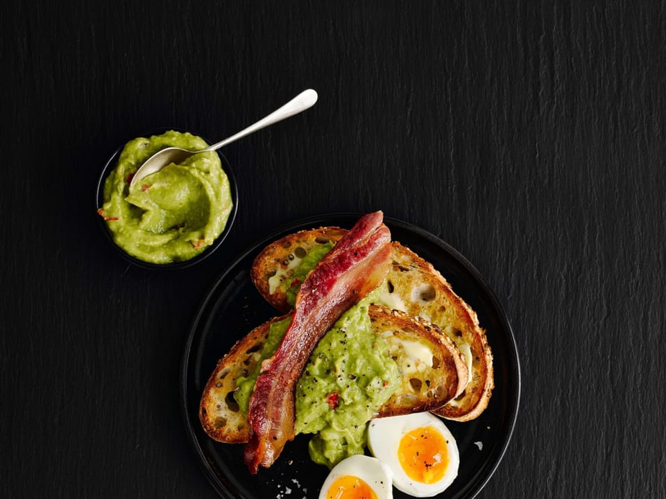 Breakfast, lunch and dinner served