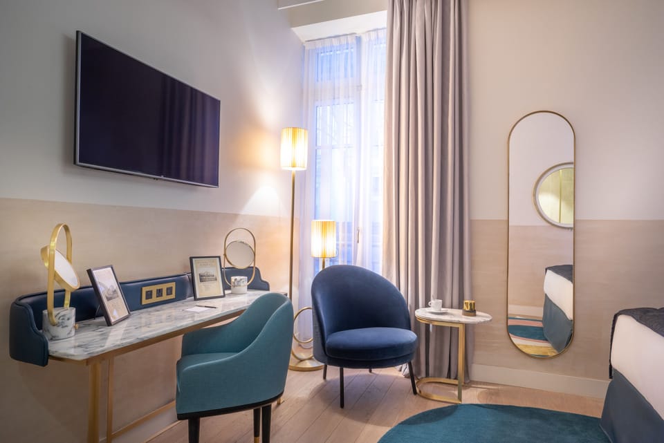 Deluxe Room | Premium bedding, pillowtop beds, free minibar items, in-room safe