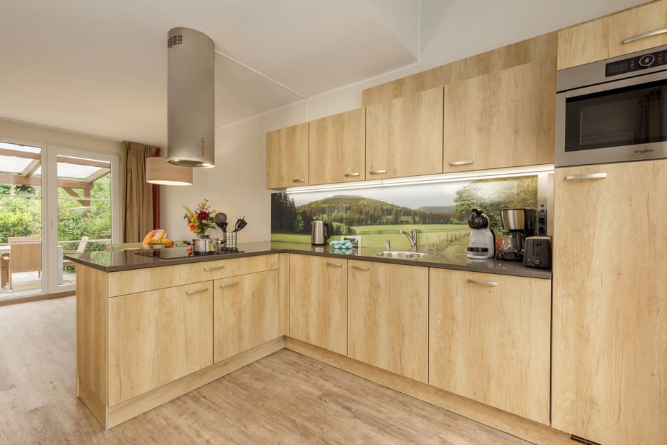 VIP cottage 2 bedrooms | Private kitchen | Fridge, microwave, stovetop, coffee/tea maker