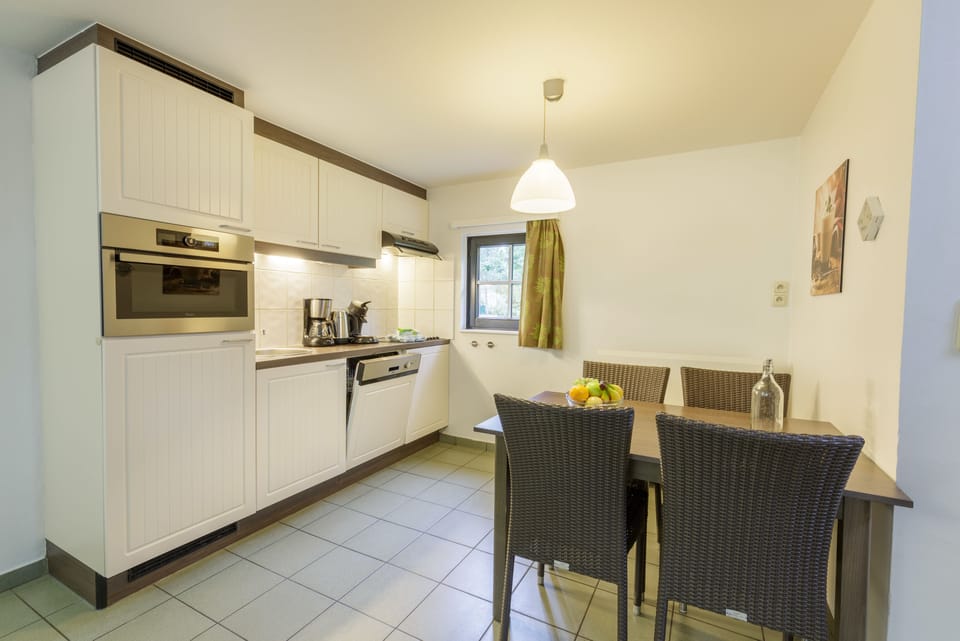 Exclusive Cottage (Exclusive 4) | Private kitchen | Fridge, microwave, electric kettle, toaster