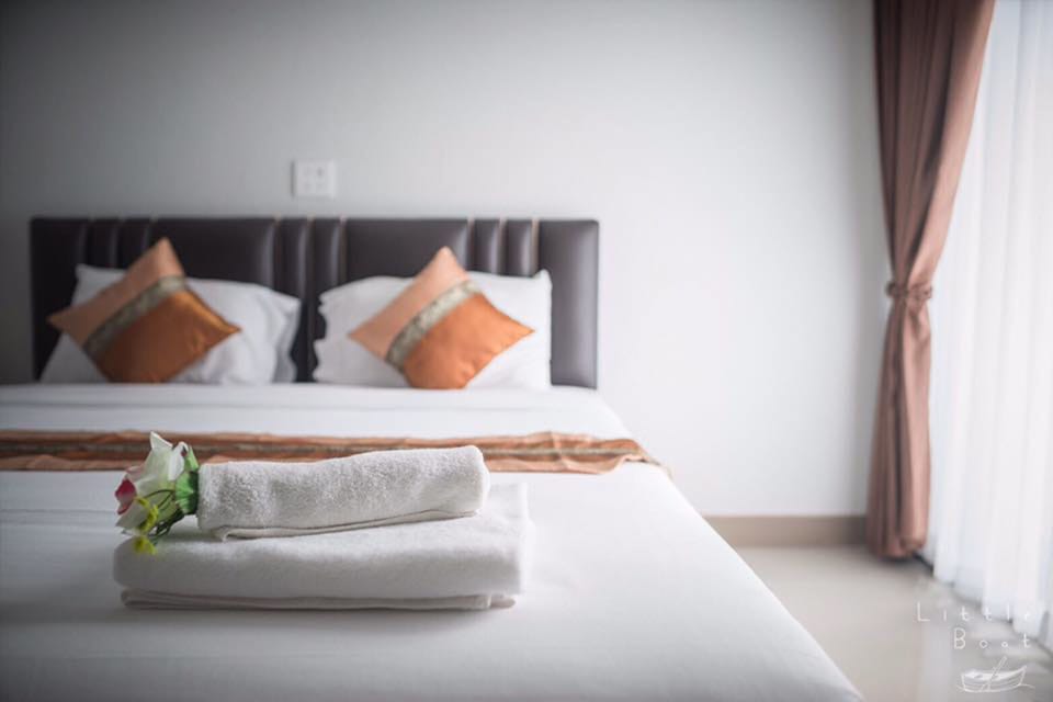 King Room with Balcony (Room No.1) | Desk, rollaway beds, free WiFi