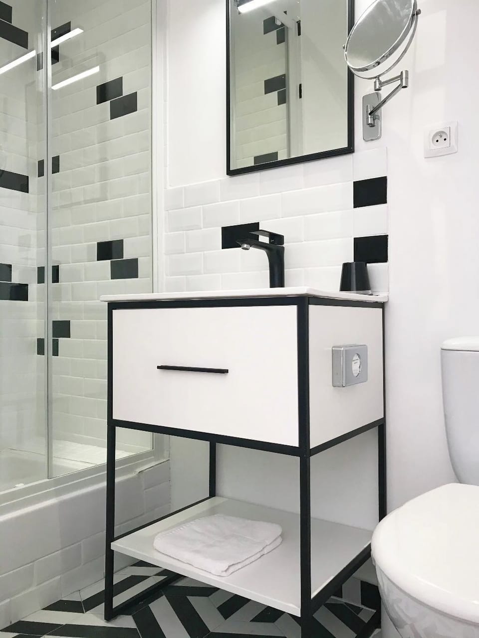 Shower, eco-friendly toiletries, hair dryer, towels