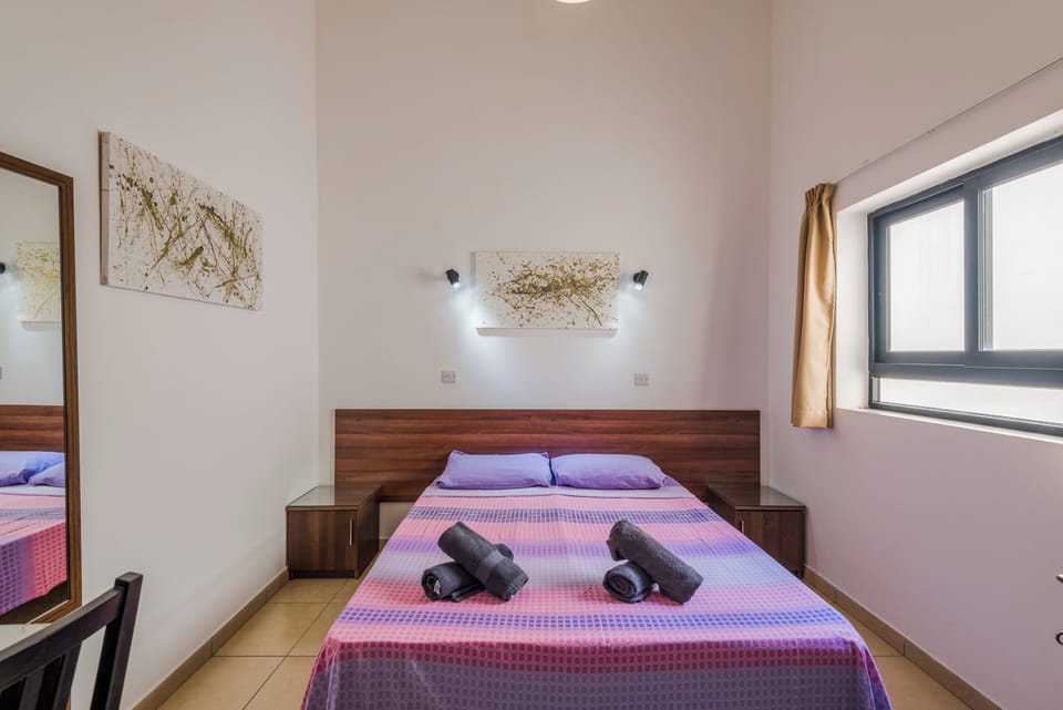 Blue Harbour 1 by Getaways Malta Apartment in Saint Paul's Bay