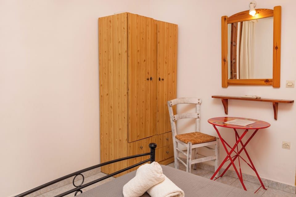 Triple Room | Hypo-allergenic bedding, individually decorated, individually furnished