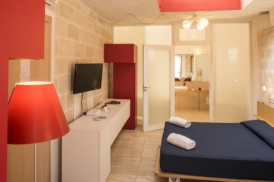 Minibar, in-room safe, blackout drapes, soundproofing