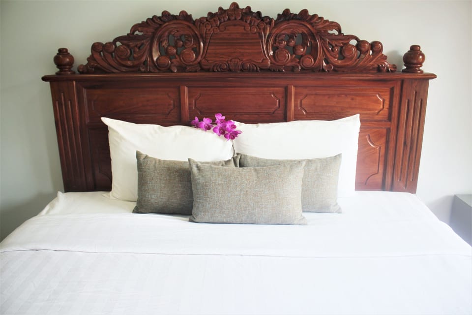 Double Room, Pool View | Free WiFi, bed sheets
