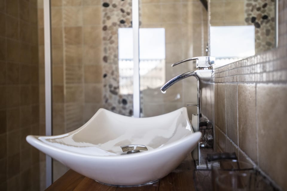 Suite, Private Bathroom, Mountain View | Bathroom | Shower, free toiletries, towels