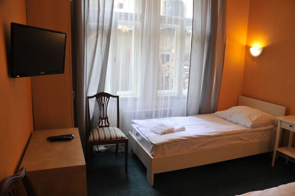 Standard Double or Twin Room (Room 2) | 1 bedroom, desk, iron/ironing board (on request)