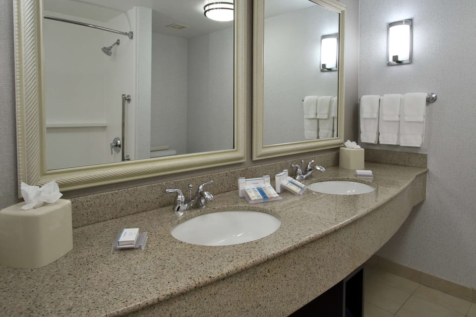 Bathtub, free toiletries, hair dryer, towels