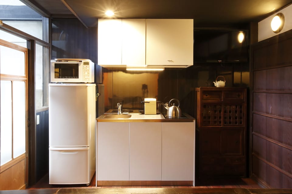 Traditional House, Non Smoking, Garden View | Private kitchen | Fridge, microwave, stovetop, espresso maker