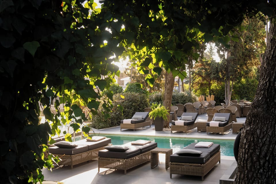 Seasonal outdoor pool, pool umbrellas, sun loungers