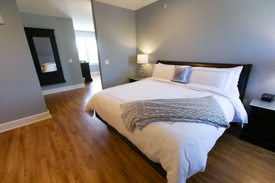1 bedroom, premium bedding, desk, iron/ironing board (on request)