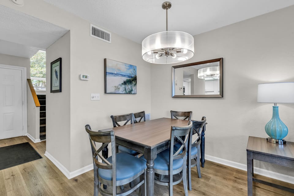 Townhome, 2 Bedrooms | In-room dining