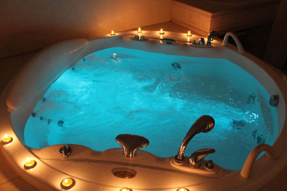Jetted tub