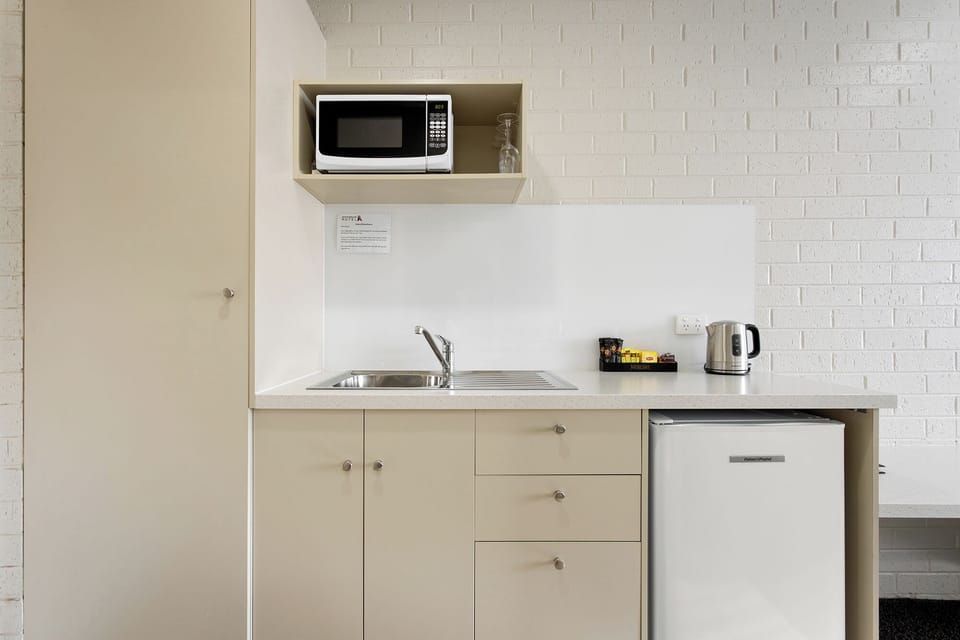 Coffee/tea maker, fridge, microwave, electric kettle