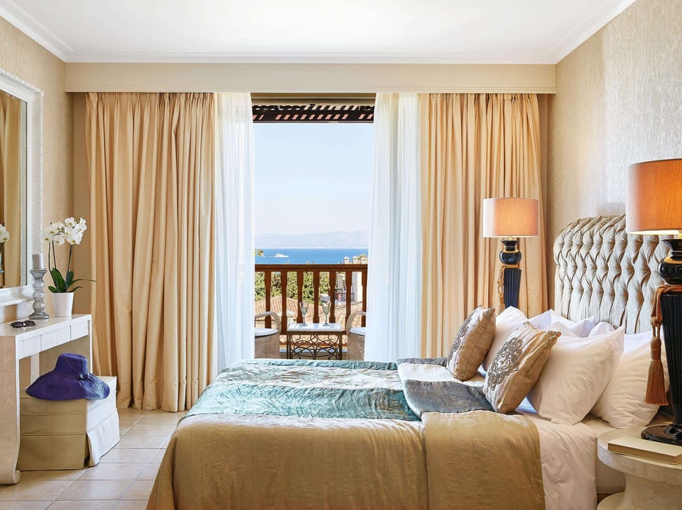 Penthouse Senior Suite Sea View | Premium bedding, minibar, in-room safe, desk