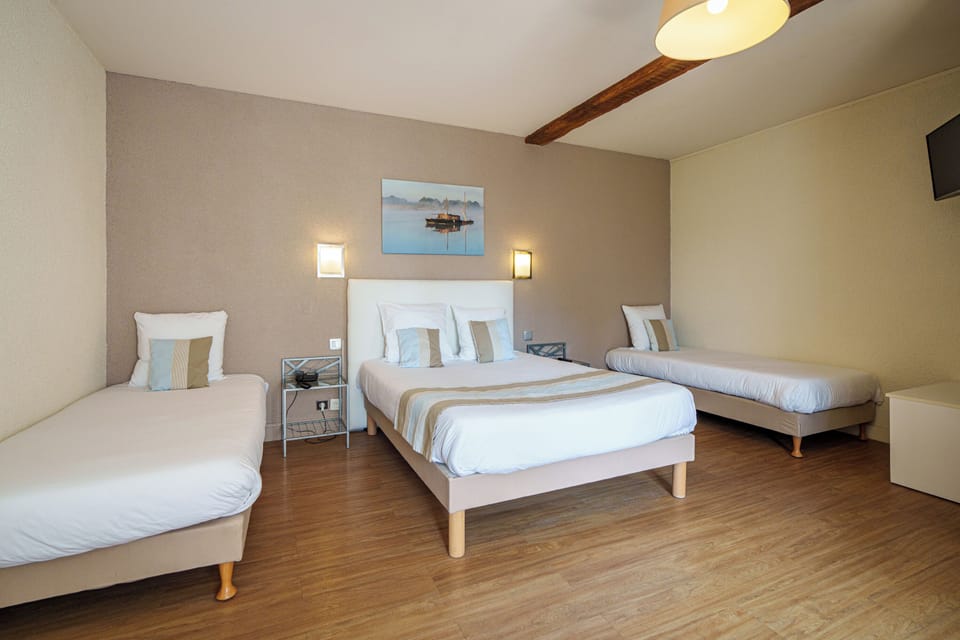 Quadruple Room | Individually decorated, individually furnished, desk
